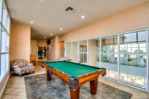 Apartamento Crystal Shores 1104 Condo