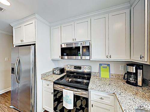 Apartamento New Listing! Remodeled Beach Retreat With 2 Units Duplex