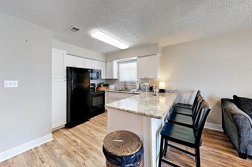 Apartamento New Listing! Blue Heron: 2 Lagoon-front Units Duplex