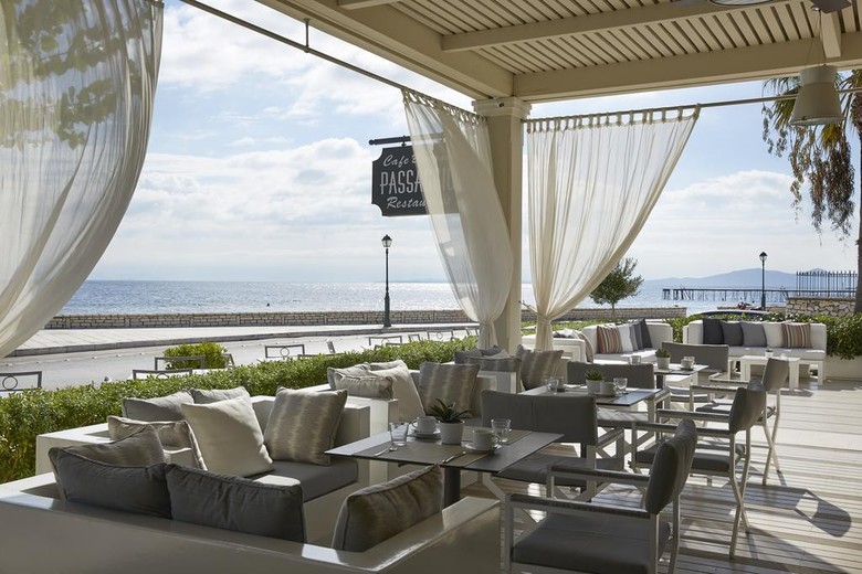 Aquis Mon Repos Palace Arthotel