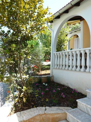 Athina Apartments