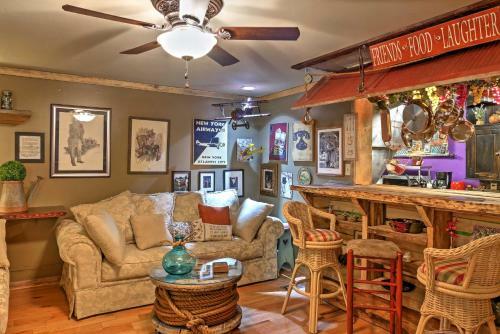 Charming Tree House Cottage On Lookout Mountain!