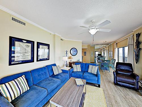 Apartamento New Listing! Beachfront Corner-unit With Pools Condo