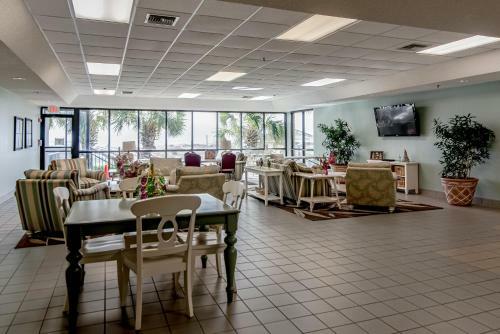 Apartamento Phoenix Viii Unit 1406 Condo