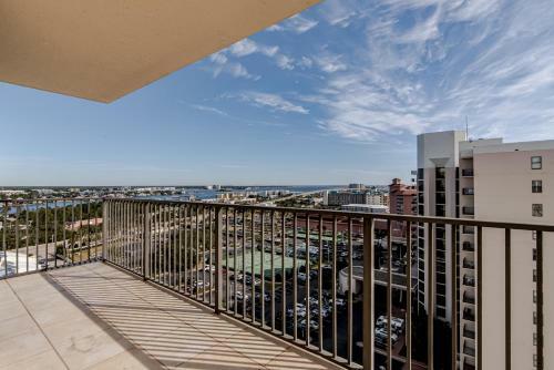 Apartamento Phoenix Viii Unit 1406 Condo