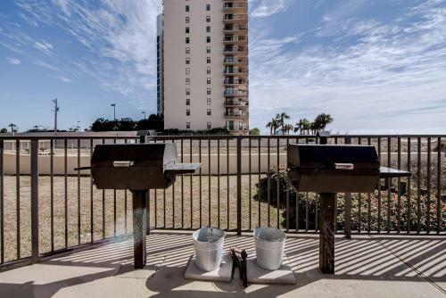 Apartamento Phoenix Viii Unit 1406 Condo
