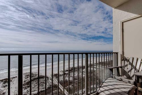 Apartamento Phoenix Viii Unit 1406 Condo