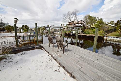Cute Beach Cottage Home