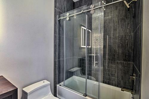 Modern Anchorage Townhome - By Delaney Park Strip!