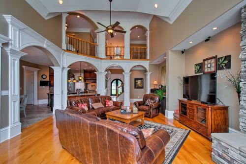 8,300 Sq Ft Guntersville Lake Home With Dock!
