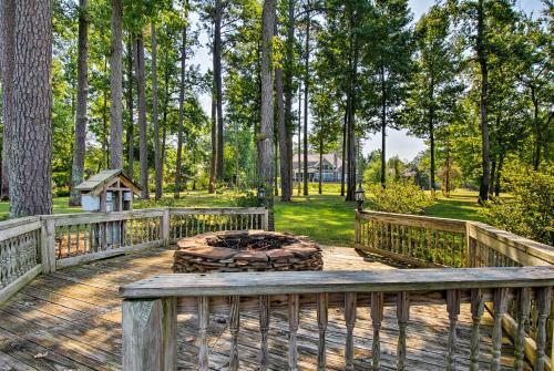 8,300 Sq Ft Guntersville Lake Home With Dock!