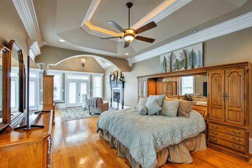 8,300 Sq Ft Guntersville Lake Home With Dock!