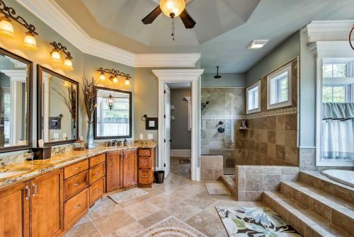 8,300 Sq Ft Guntersville Lake Home With Dock!