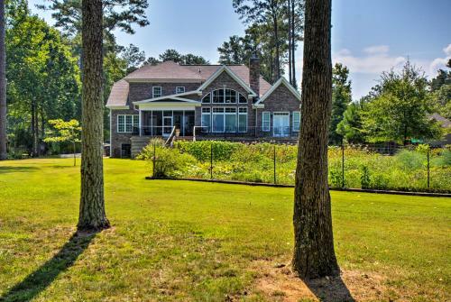 8,300 Sq Ft Guntersville Lake Home With Dock!
