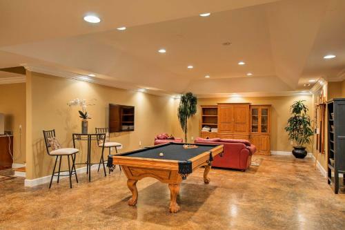 8,300 Sq Ft Guntersville Lake Home With Dock!