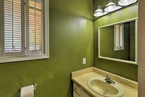 Pet-friendly Anchorage Home With Grill And Deck!