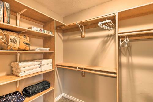 Accommodating Anchorage Abode Near Jewel Lake
