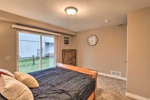 Accommodating Anchorage Abode Near Jewel Lake