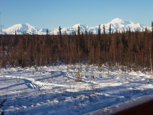 Gwin's Lodge & Roadhouse