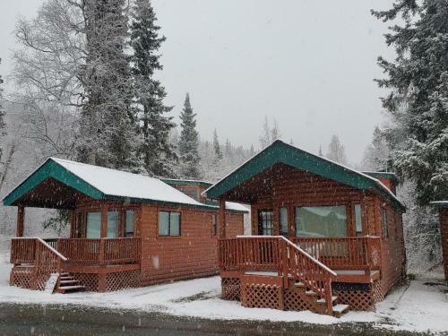 Gwin's Lodge & Roadhouse