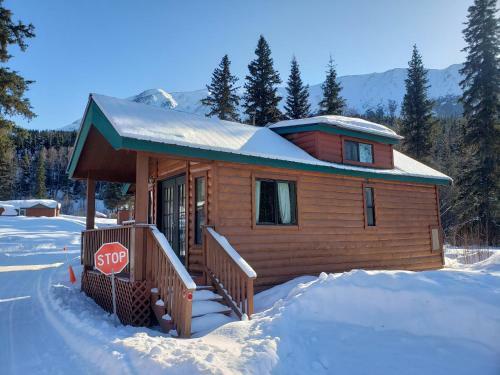 Gwin's Lodge & Roadhouse