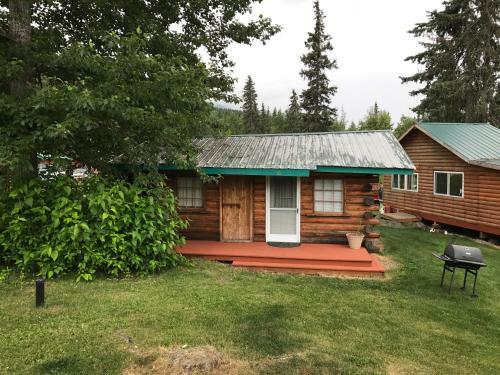 Gwin's Lodge & Roadhouse