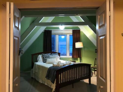 Loft At Alyeska - Private Room In Shared House