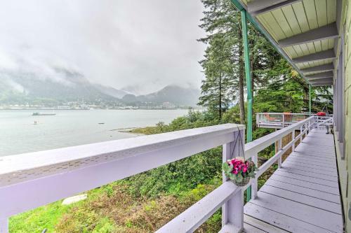 Waterfront House With Glacial Views - Near Downtown!