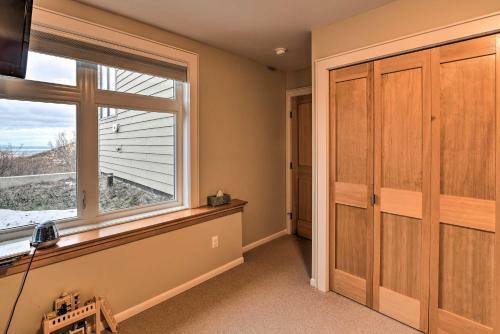Modern Anchorage Home With Stunning Mtn Views!