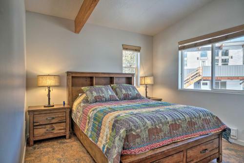 Pet-friendly Home With Northern Lights Aurora View