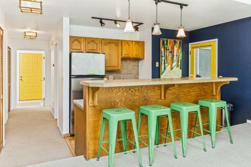 Shimmy Shack At 101-a Snowbird