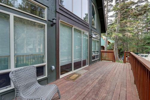 Hanging Glacier Chalet