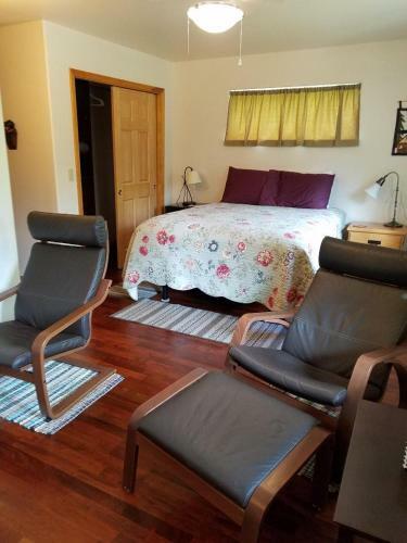 Bed & Breakfast Glacier Creek Lodging