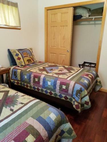 Bed & Breakfast Glacier Creek Lodging