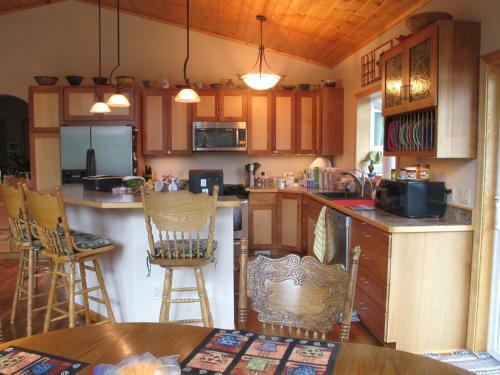 Bed & Breakfast Glacier Creek Lodging