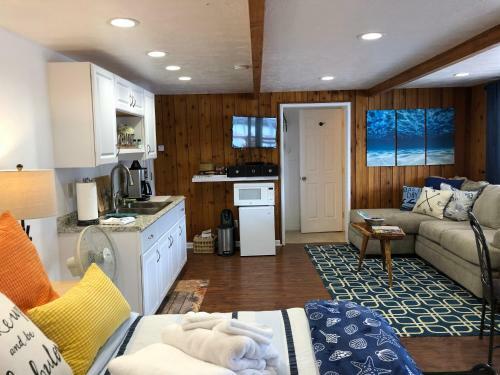 Asta Waterfront Suite