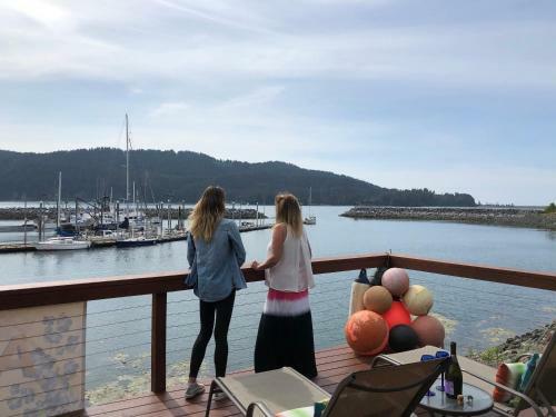 Asta Waterfront Suite