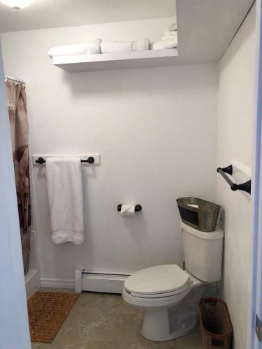 Asta Waterfront Suite