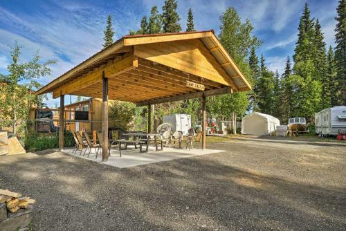 Townhome Near Kenai River With Deck And Fire Pit!