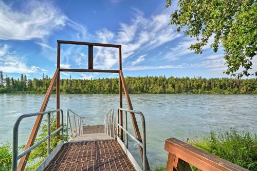 Townhome Near Kenai River With Deck And Fire Pit!