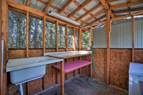 Sterling Cabin With Deck, Walk To Kenai River!
