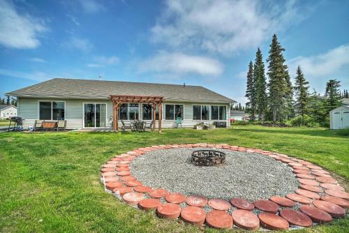 Soldotna Home With Yard, Walk To Kenai River!
