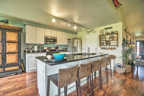 Soldotna Home With Yard, Walk To Kenai River!