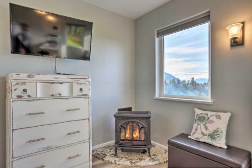 Secluded Palmer Home With Mountain Views!