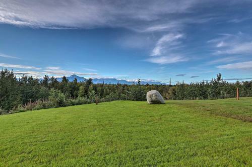 Secluded Palmer Home With Mountain Views!