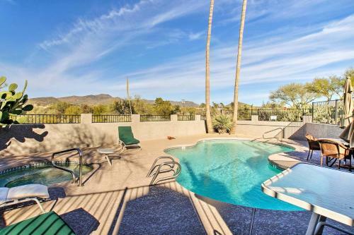 Lovely Mountain-view Getaway With Pool And Spa Access!