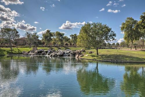 Apartamento Luxurious Chandler Condo With Hot Tub And Pool Access!
