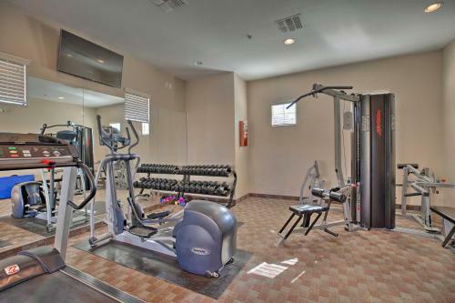 Apartamento Luxurious Chandler Condo With Hot Tub And Pool Access!