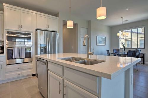 Apartamento Luxurious Chandler Condo With Hot Tub And Pool Access!