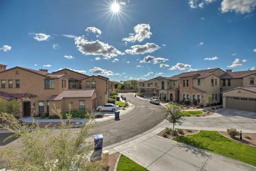 Apartamento Luxurious Chandler Condo With Hot Tub And Pool Access!